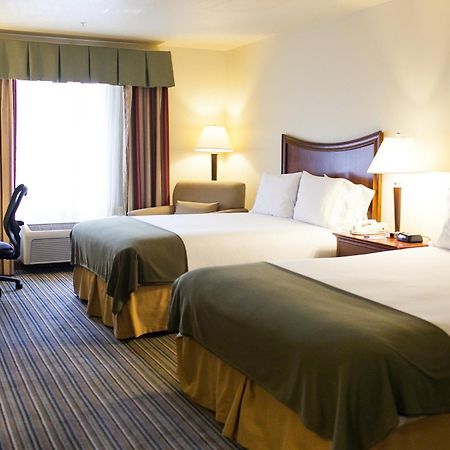 Holiday Inn Express Turlock By Ihg Екстериор снимка