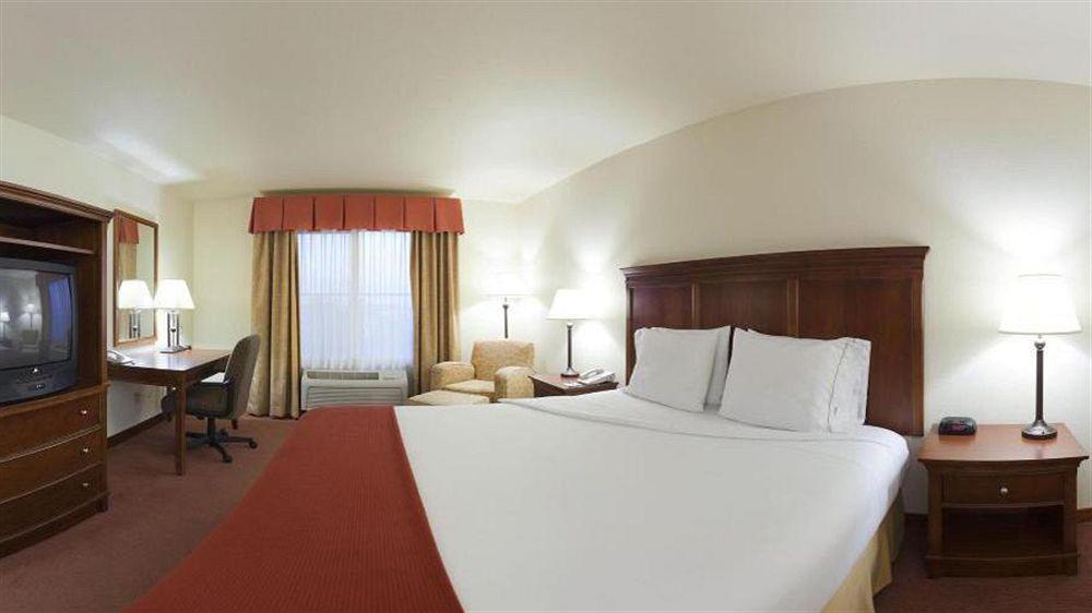 Holiday Inn Express Turlock By Ihg Екстериор снимка