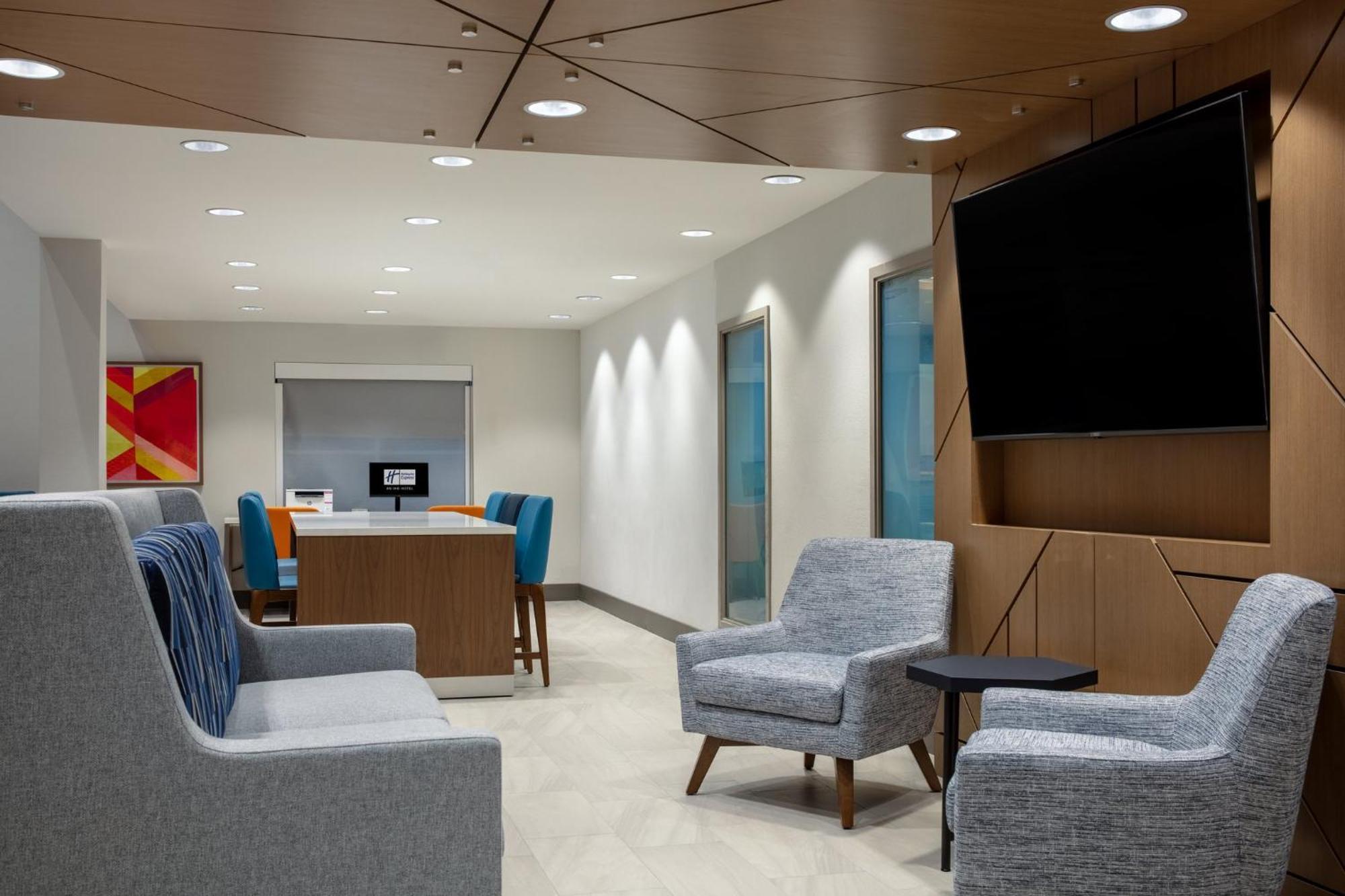 Holiday Inn Express Turlock By Ihg Екстериор снимка