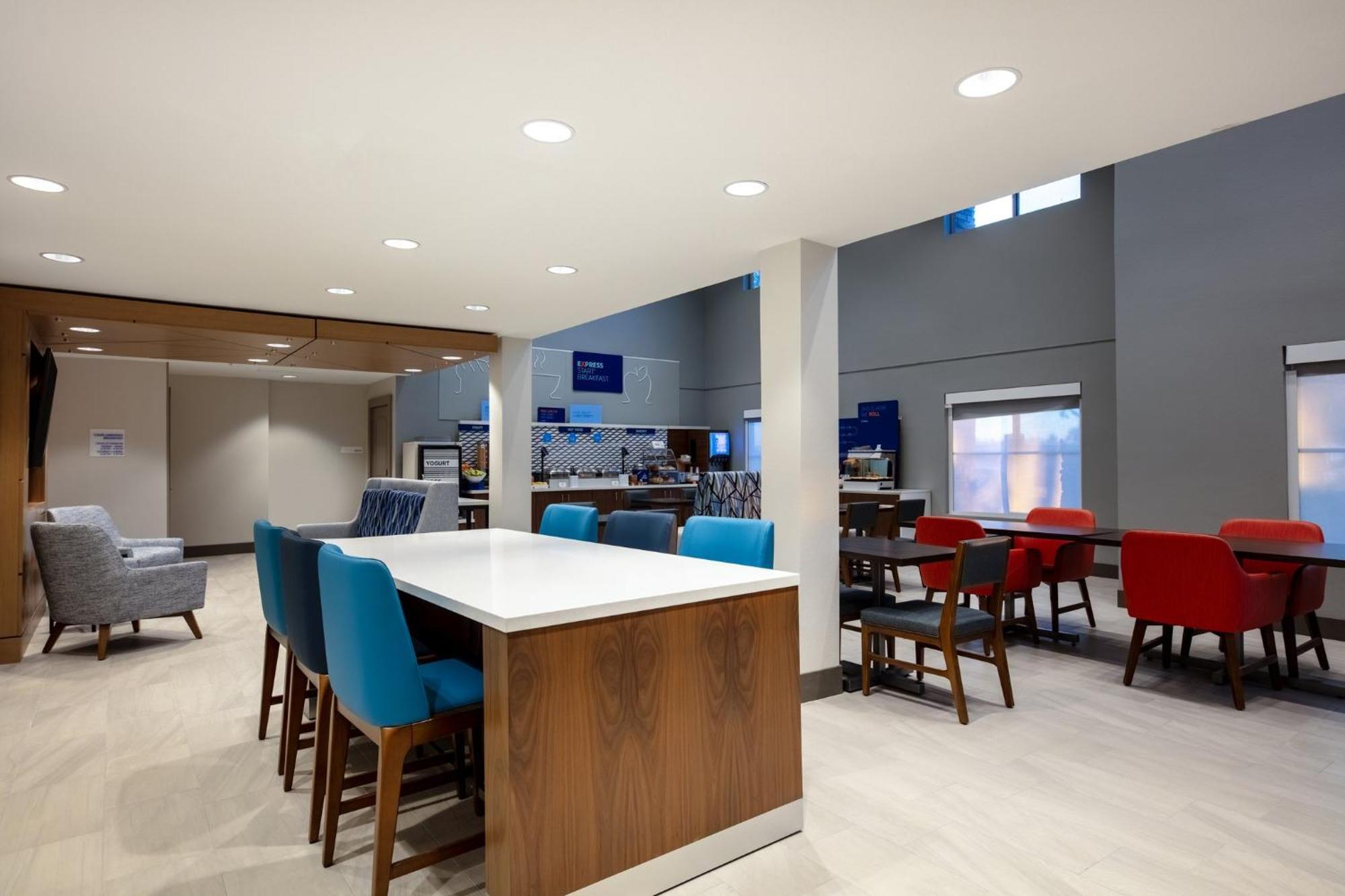Holiday Inn Express Turlock By Ihg Екстериор снимка