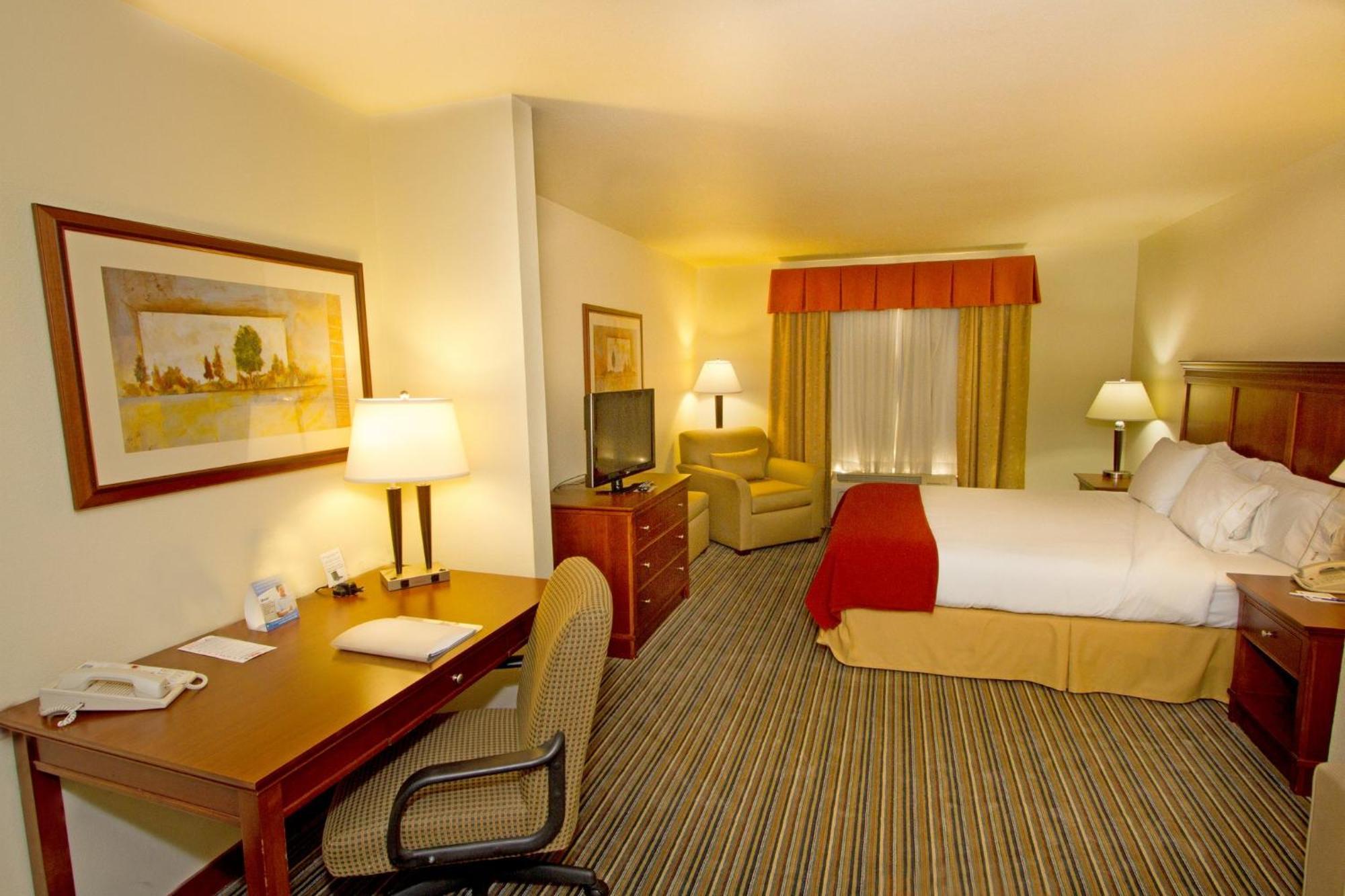Holiday Inn Express Turlock By Ihg Екстериор снимка