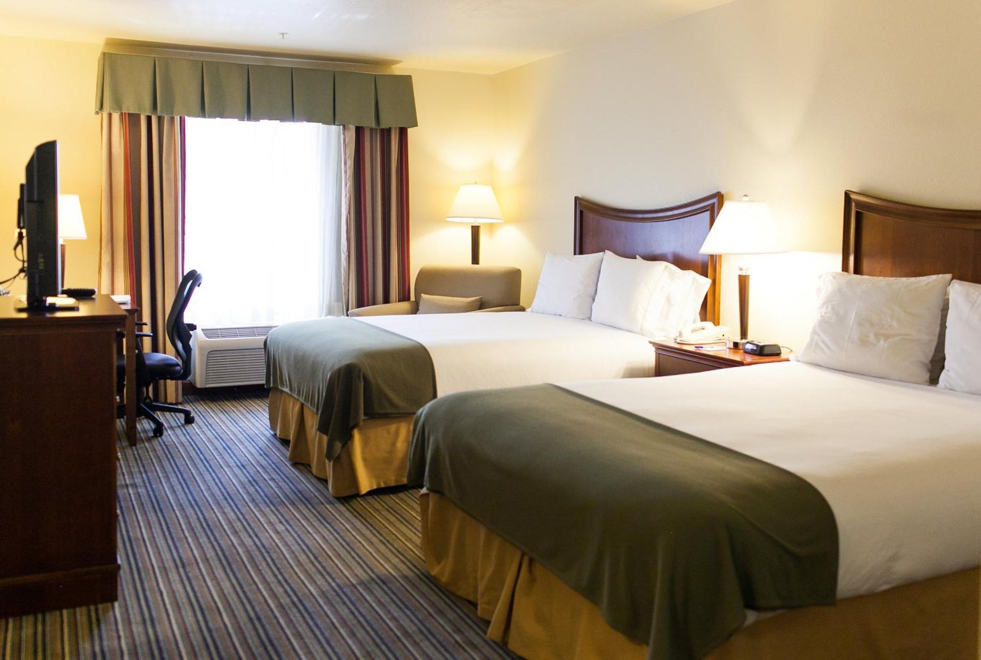 Holiday Inn Express Turlock By Ihg Екстериор снимка