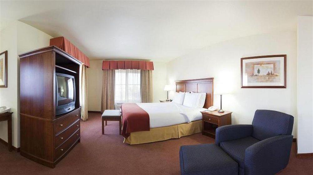 Holiday Inn Express Turlock By Ihg Екстериор снимка